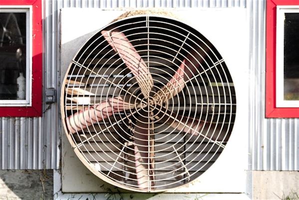 Få frisk luft: En guide til ventilatorer